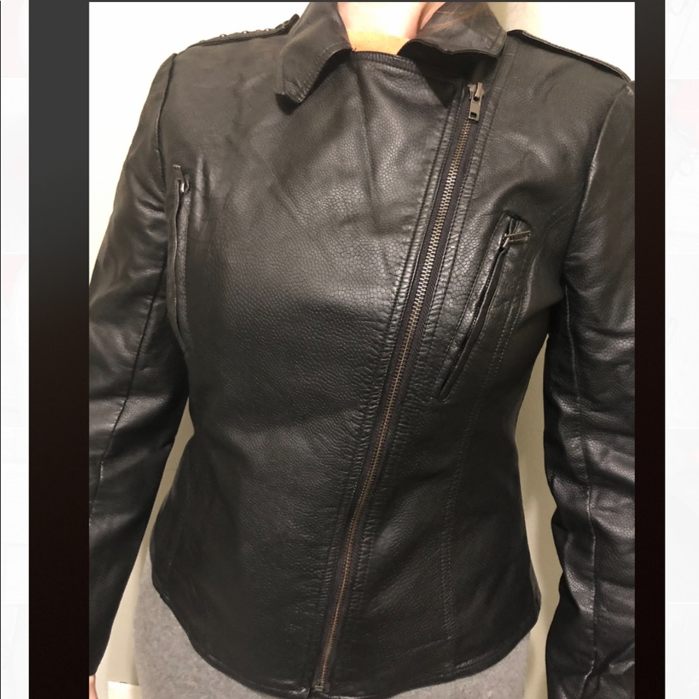 🚨FLASH SALE🚨80s Inspired Faux Leather Jacket
